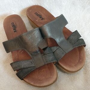 Umberto Raffini Gloria Metallic Leather Sandal Size Euro 40,‎ US 9